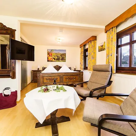 坦奈霍夫莱科斯酒店 3*